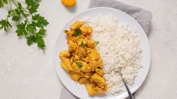 La poule au riz classique : un plat familial à découvrir